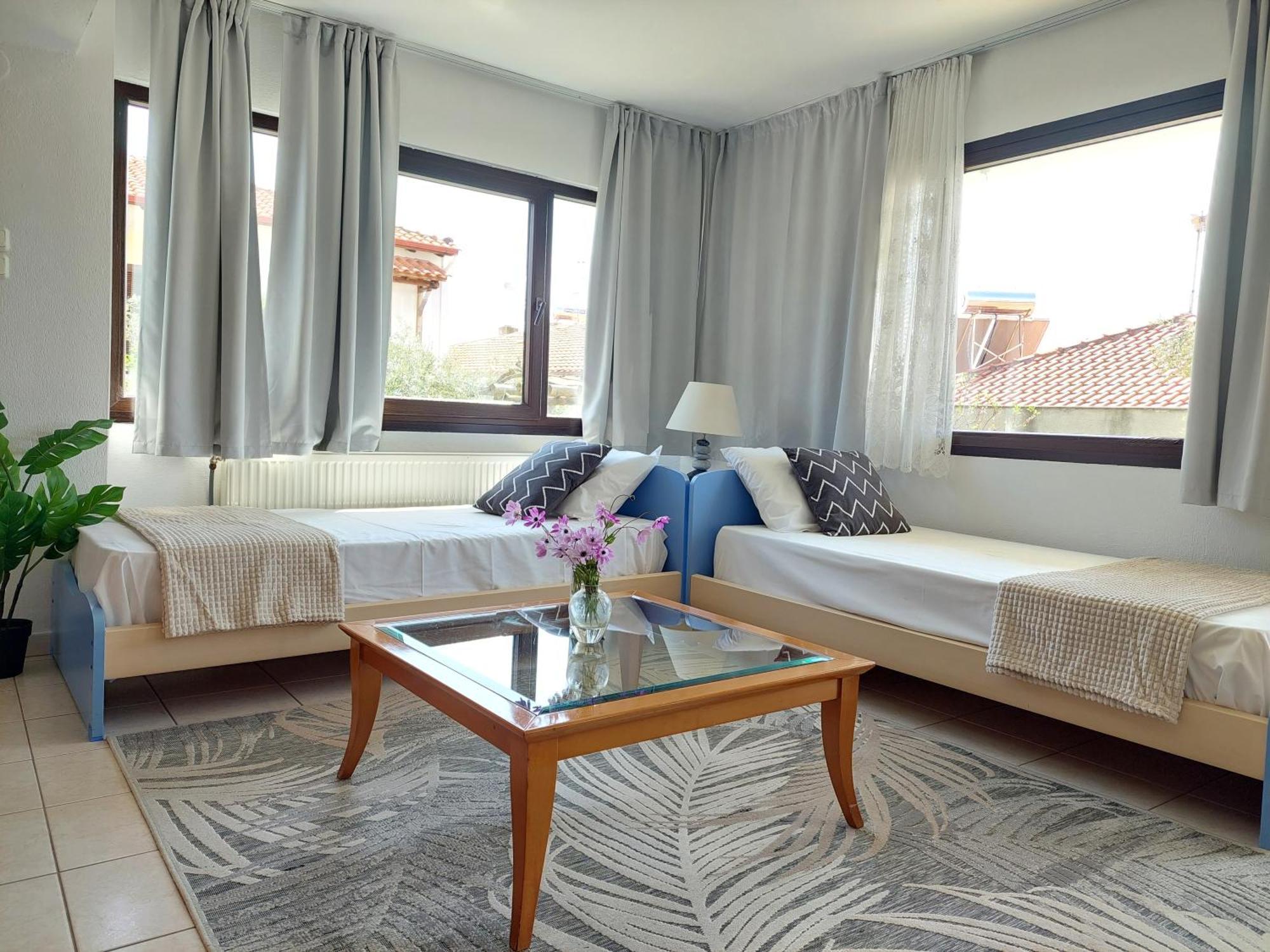 Dora'S House Comfortable Apartment With A Yard And View Pyrgadikia Exterior foto