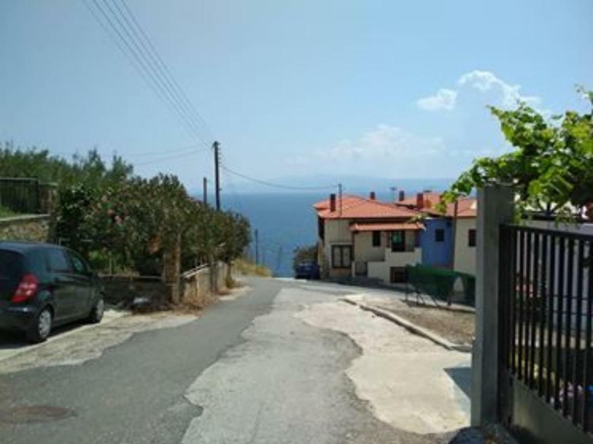 Dora'S House Comfortable Apartment With A Yard And View Pyrgadikia Exterior foto